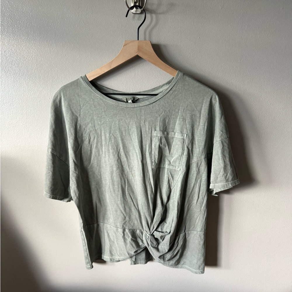 Lucky Brand Tee - Picture 1 of 16